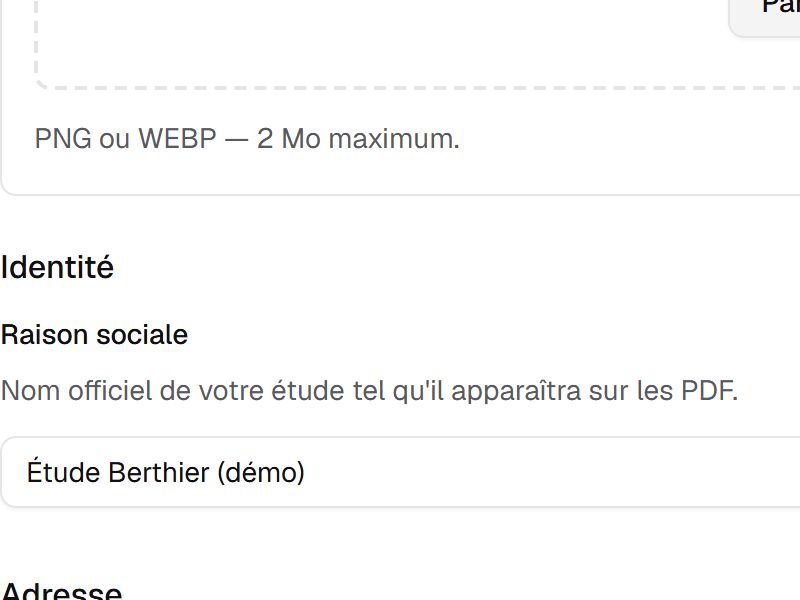 Saisir le nom officiel dans le champ Raison sociale
